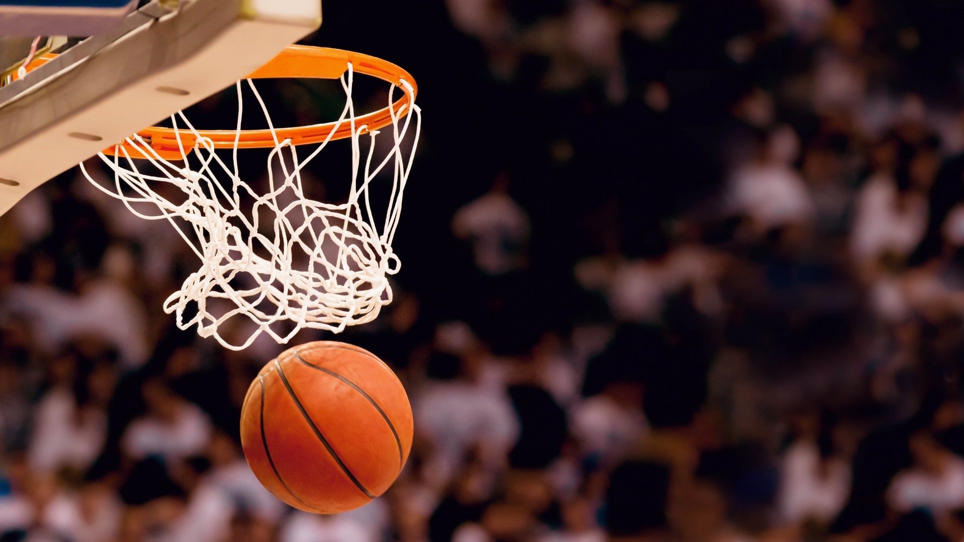 NBA总决赛激战正酣，凯尔特人与勇士上演巅峰对决